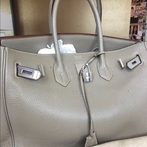 Amazing purse in good condition