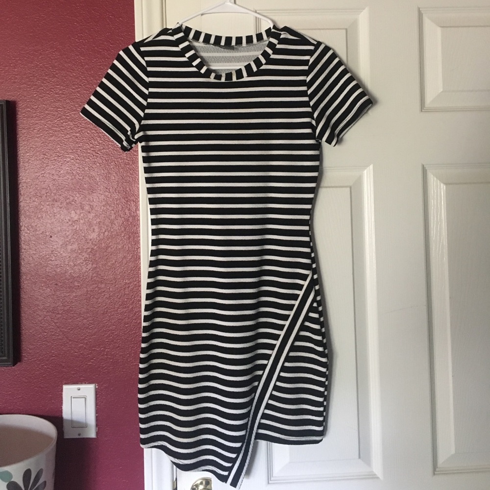 Striped stretchy dress.