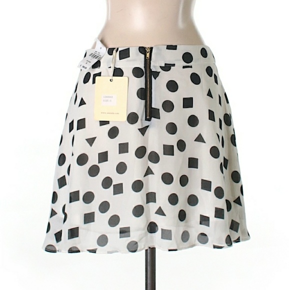 3/$30 LF XS & S Black White Dot Geometric Skirt - Picture 5 of 5