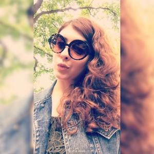 Meet your Posher, Daniela