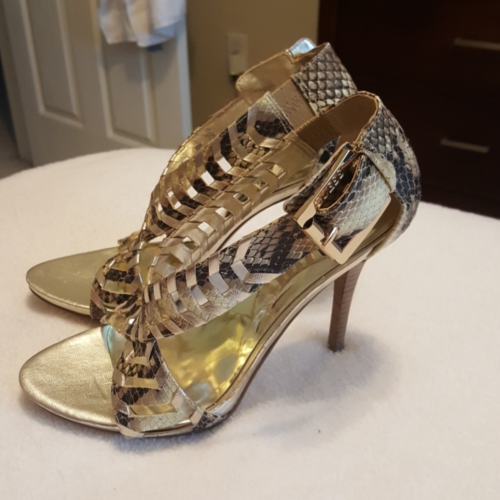 Shoes - Picture 2 of 4