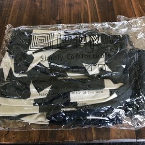 LuLaRoe Black and Cream Americana Leggings OS