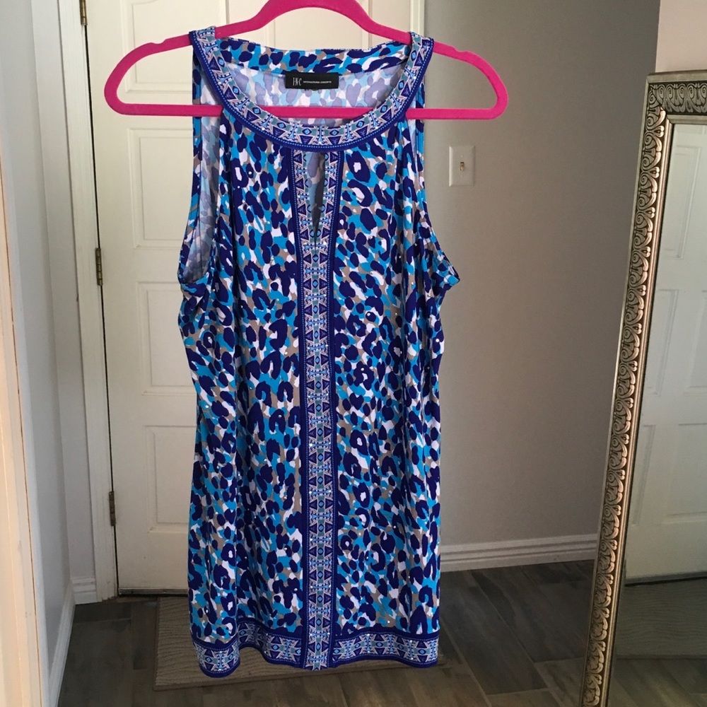 INC Key hole summer top