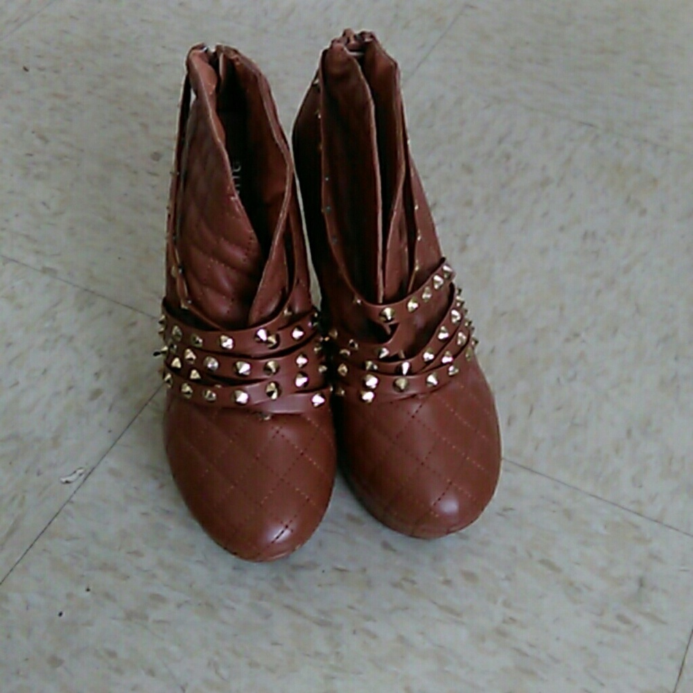 Ankle boots