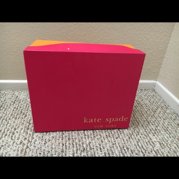 Kate Spade Darota's size 8 1/2 in the color black - Picture 2 of 4
