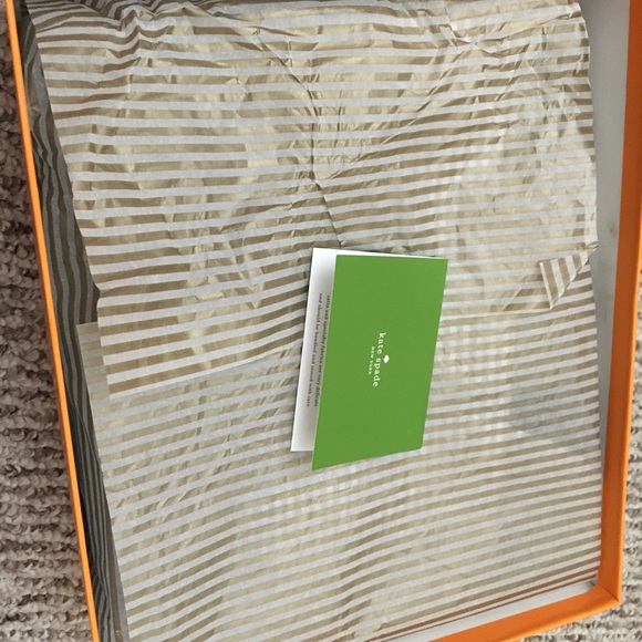 Kate Spade Darota's size 8 1/2 in the color black - Picture 4 of 4