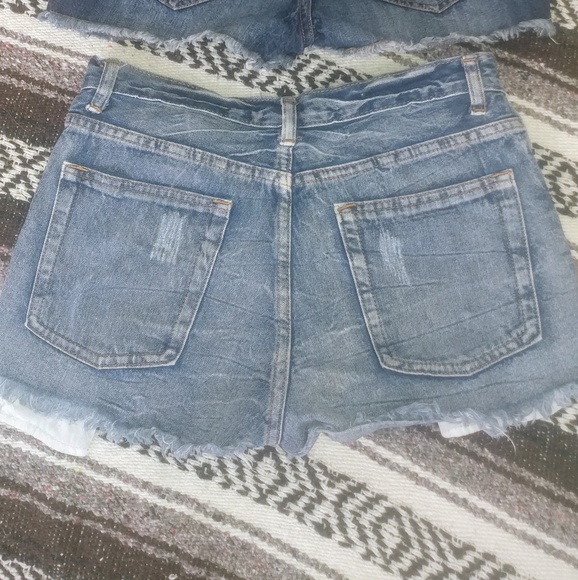 🎉LOT of 2: forever 21 denim shorts🎉 - Picture 3 of 4