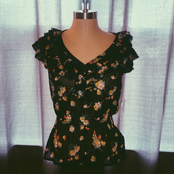 Floral top - Picture 1 of 1