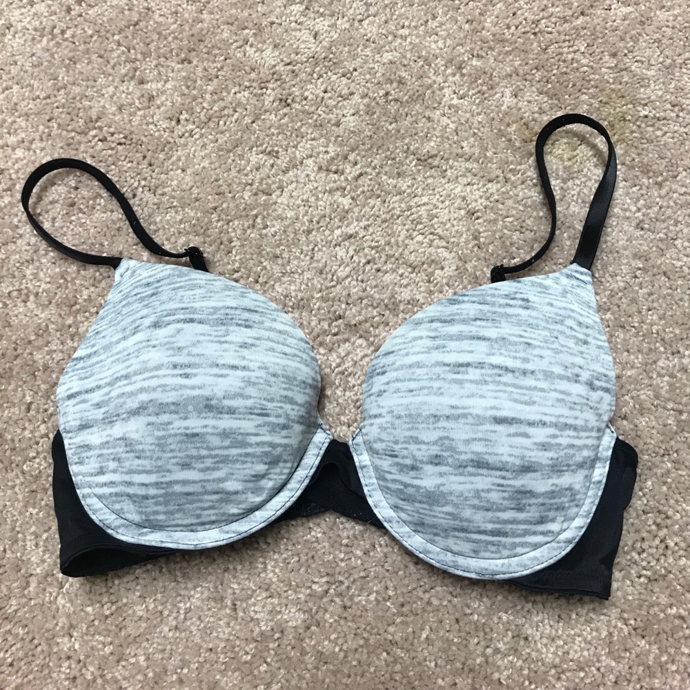 VS PINK wear everywhere push-up bra size 32C