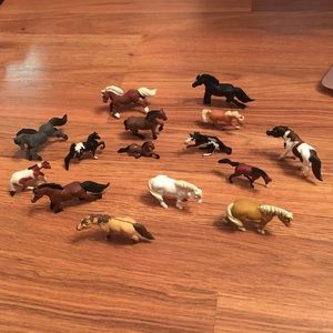 schleich mini horses
