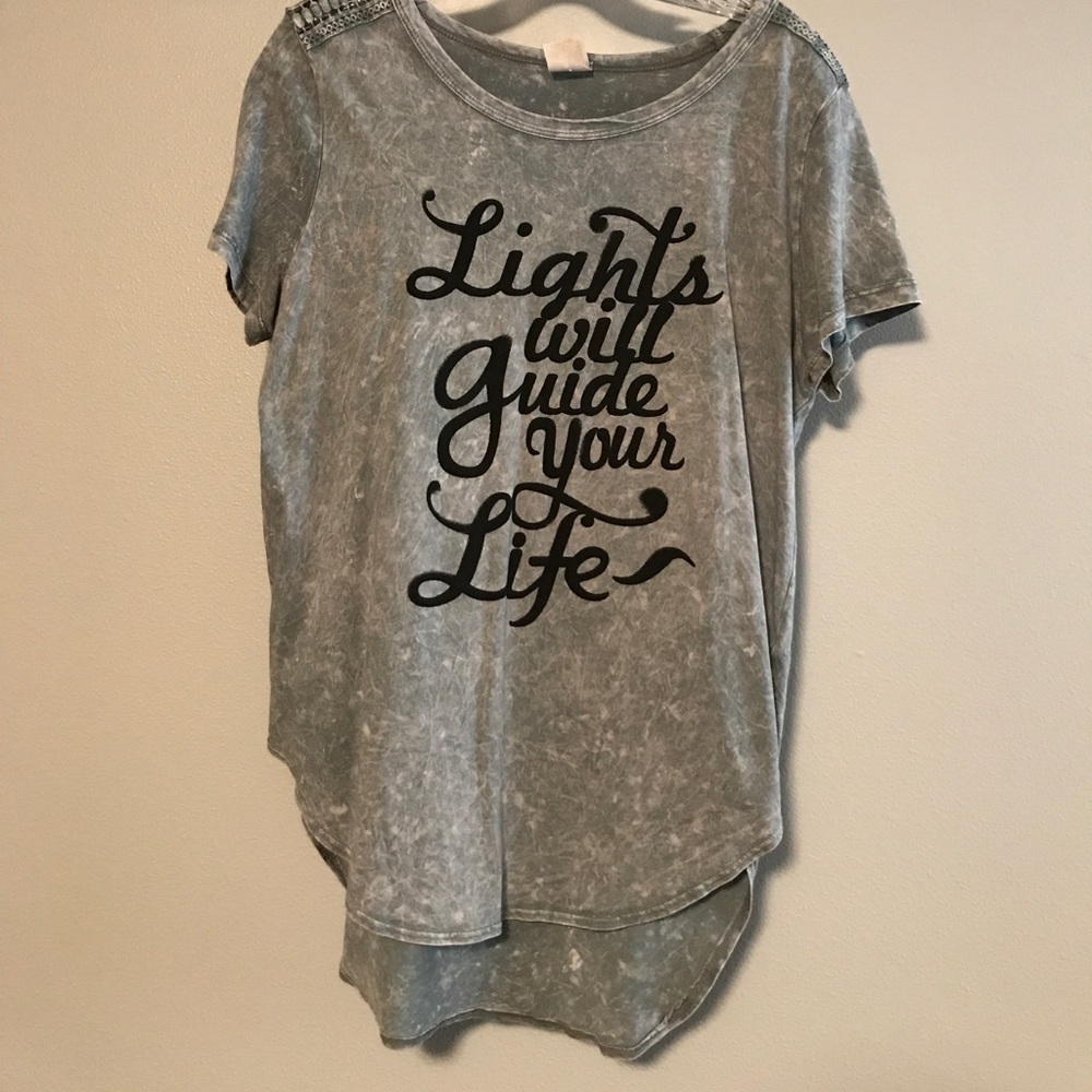 **WORN ONCE** Graphic T-Shirt