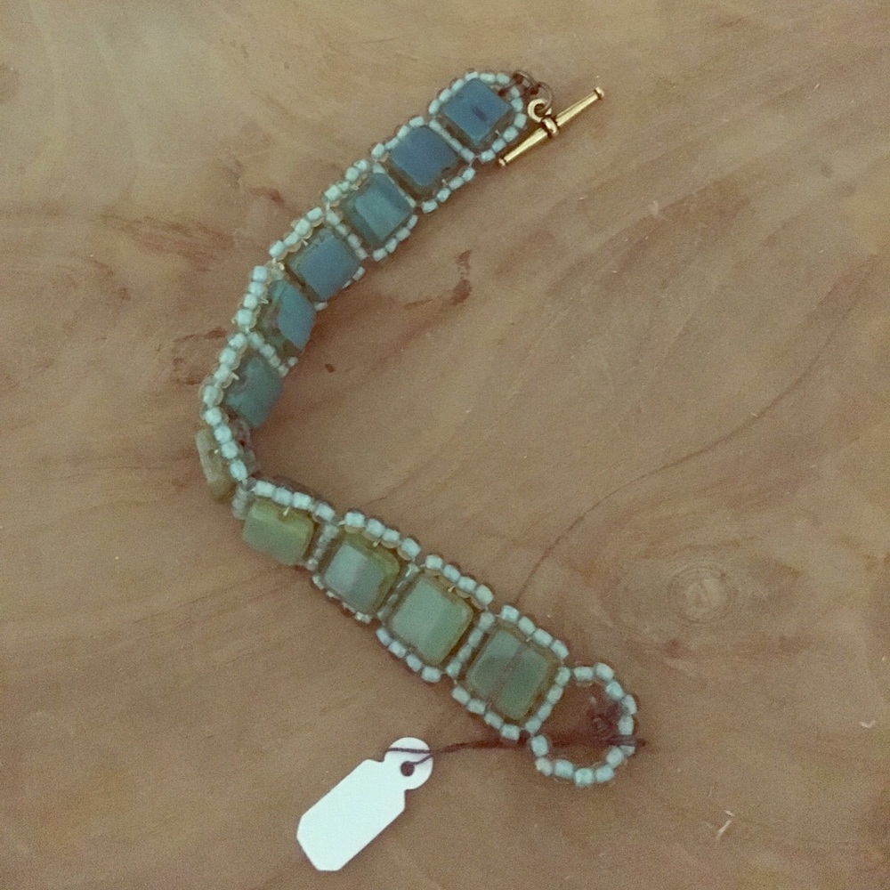 Aqua reversible beaded bracelet