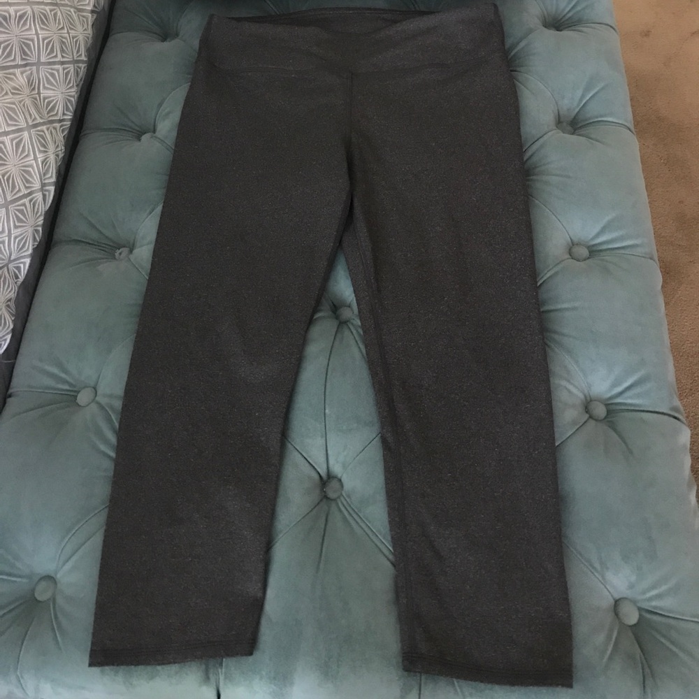 Fabletics Capri Pants