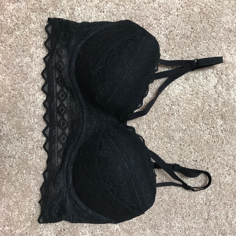 VS PINK sports bra with lace detailing size small