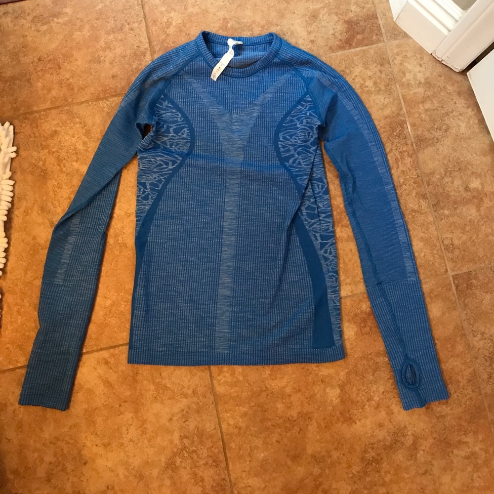 Adorable brand new Lululemon long sleeve