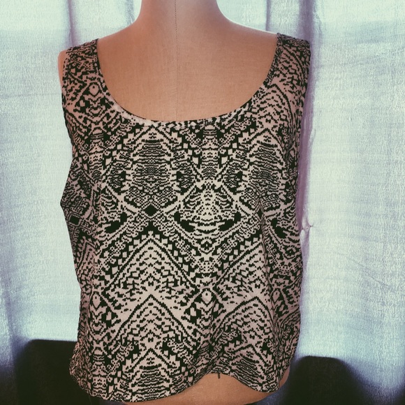 Tribal top - Picture 1 of 1