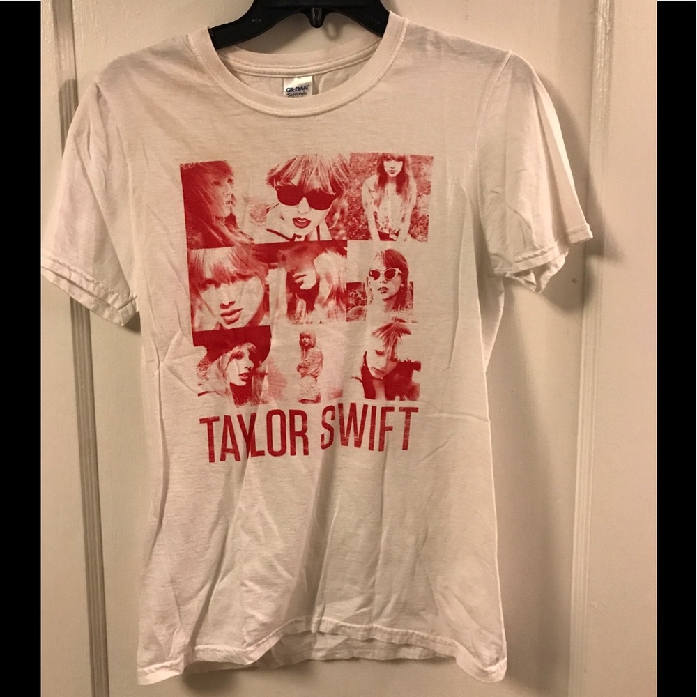 ❗️4 items for $8 ❗️Taylor Swift Red tour shirt