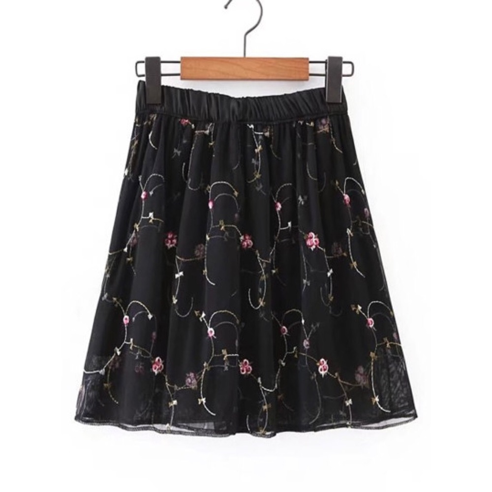 NWT Floral A-Line Skirt (Black)