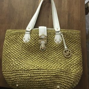 Beautiful straw and white leather Michael kors bag