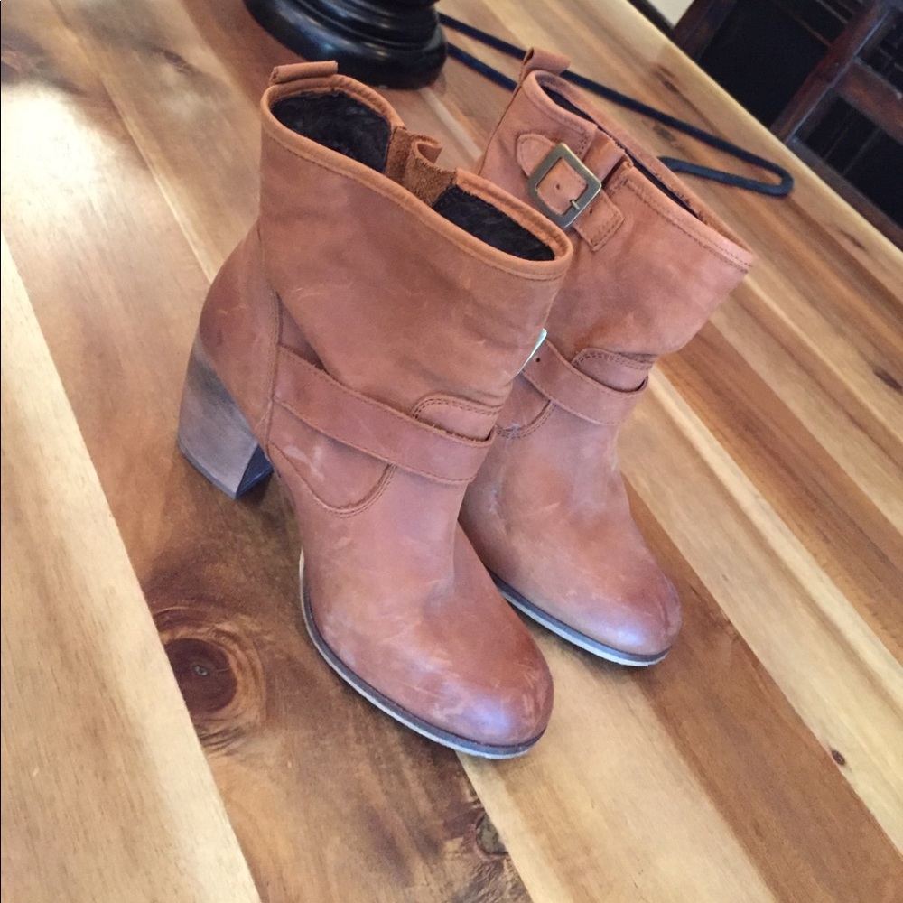Steve Madden Booties Size 7 - image 1