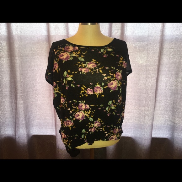 Floral top - Picture 1 of 1