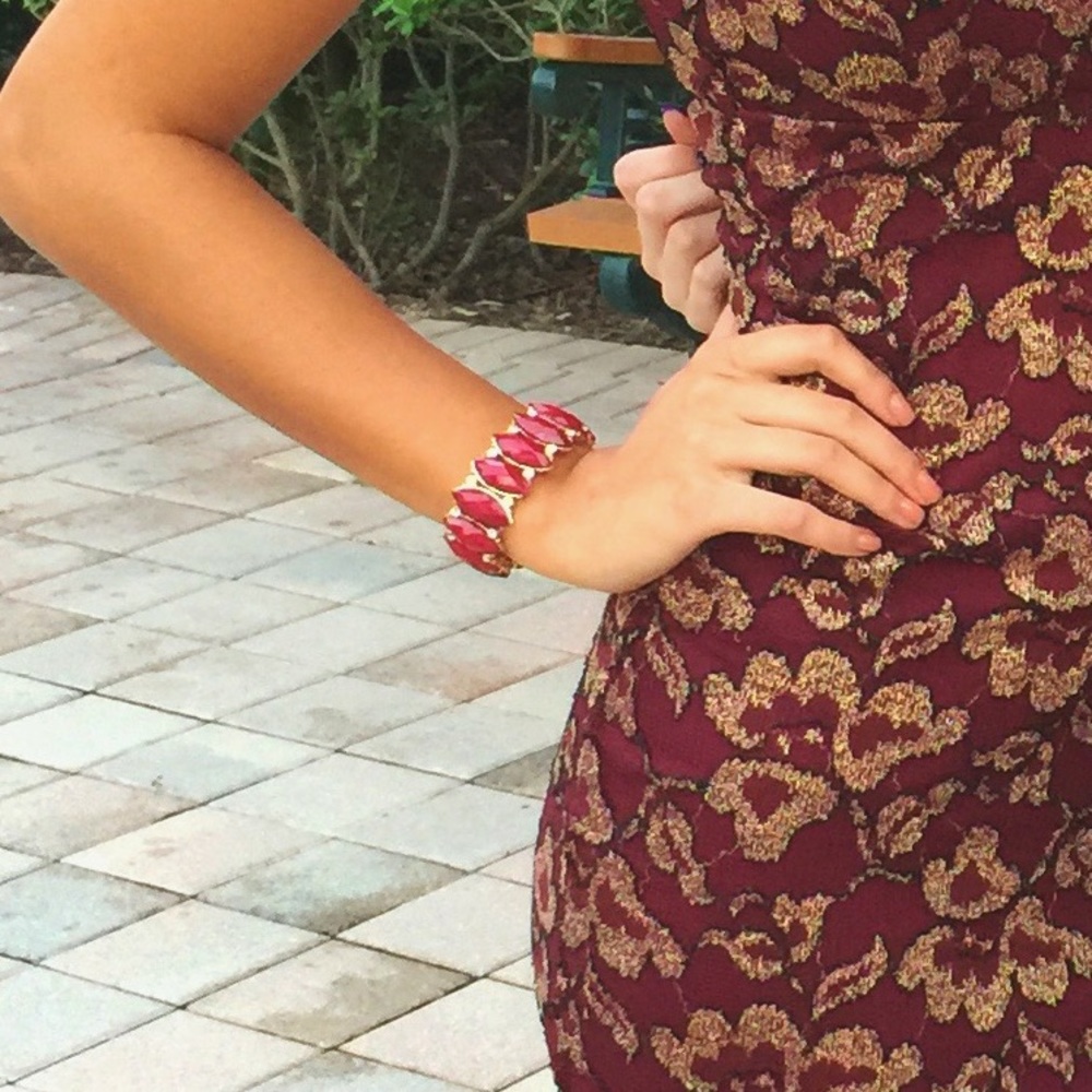 Gorgeous sparkly garnet and gold bracelet