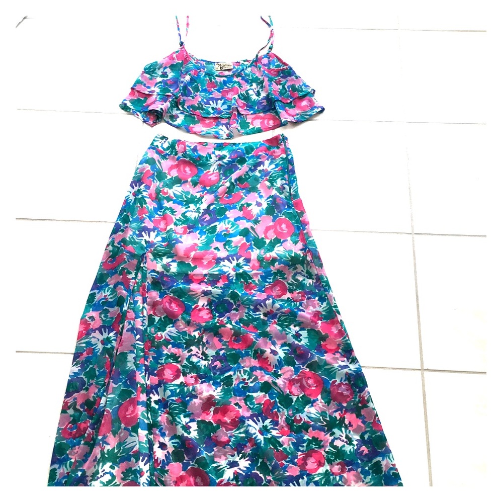 show me Your MuMu crop top (M) and Maxi skirt (S)