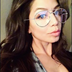 Meet your Posher, Denisse