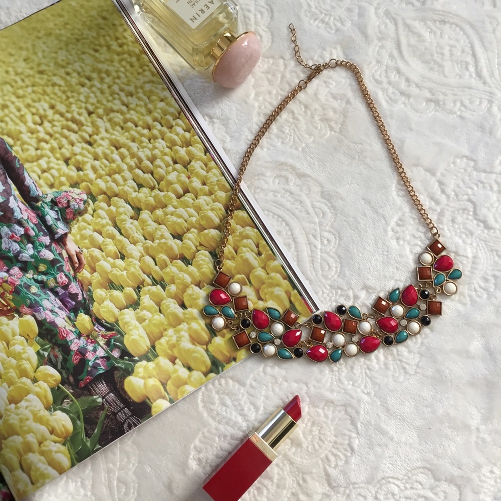 Multicolor Jemstone statement necklace