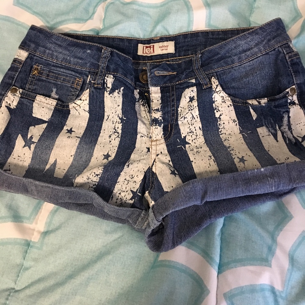 l.e.i. America shorts