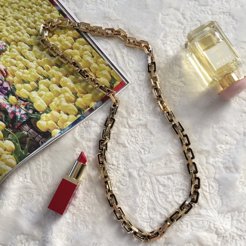 Ann Taylor Gold Chunky chain necklace