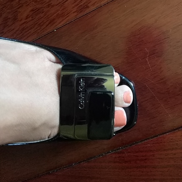 Calvin Klein Black, Peep Toe Heels 6M - Picture 2 of 4
