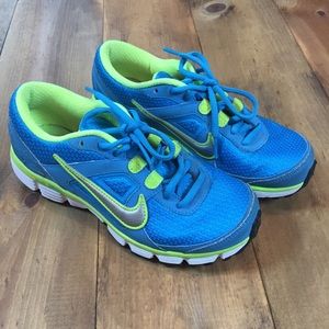 Nike dual fusion running shoes