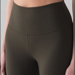 Dark Olive Wunder Under high rise 7/8th tight 🦄