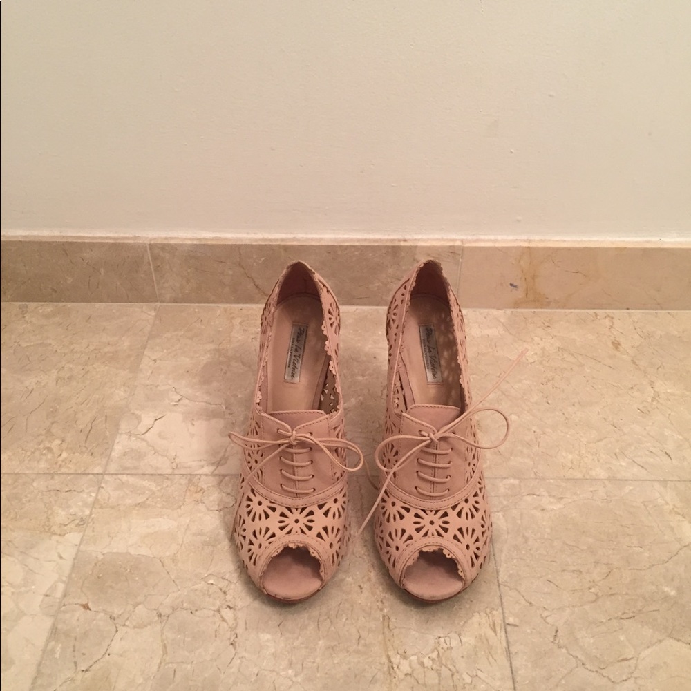 Pour la victoire heels