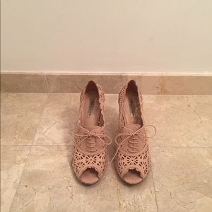 Pour la victoire heels