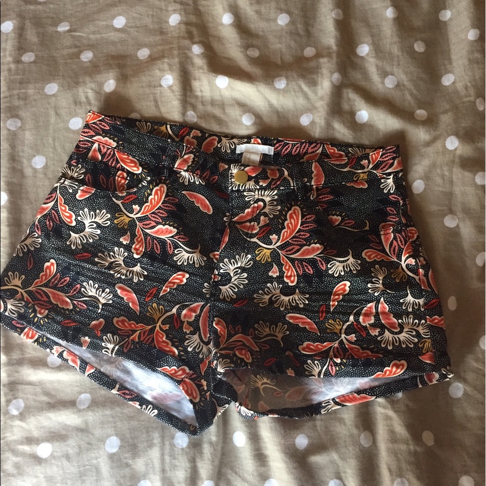 SUMMER SALE: H&M printed shorts. Size 10