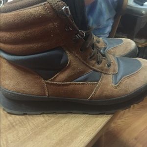 LL Bean women's Sz 9 hiking boots. Gently used
