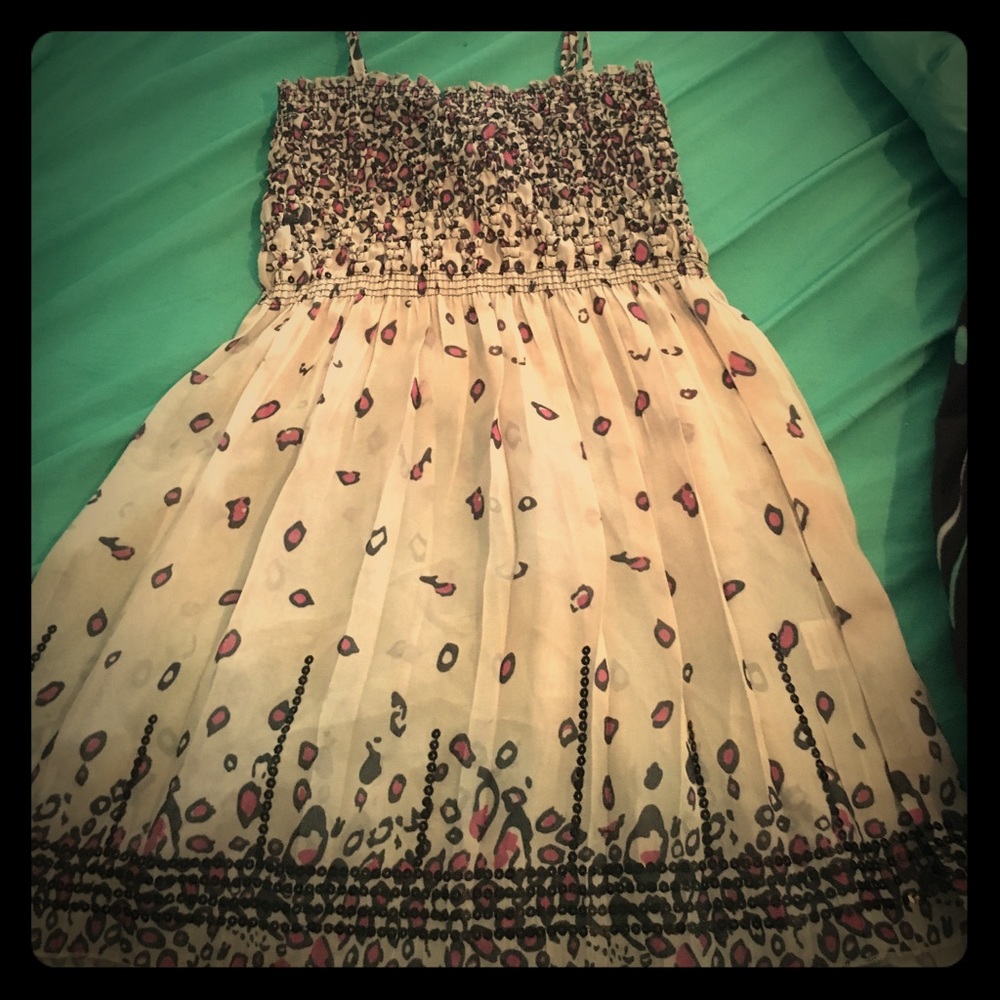 *%* NWT cute empire waist tank w sequins. OSFA