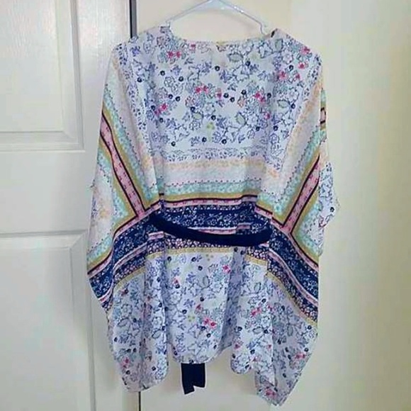 Skies Are Blue Tops - NWOT Skies Are Blue Boho Floral Poncho Top Skies Are Blue Tops - NWOT Skies Are Blue Boho Floral Poncho Top
