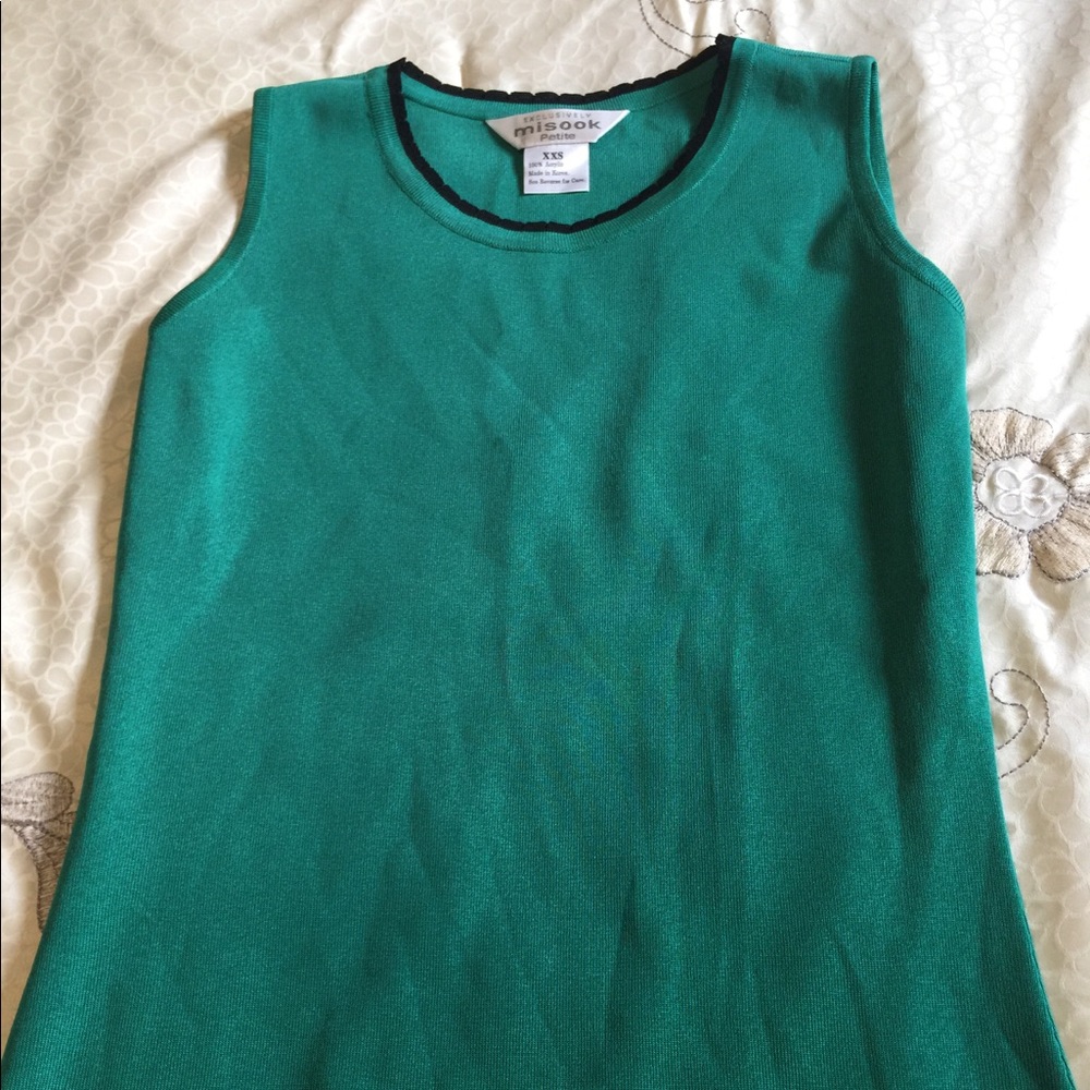 Misook. Sweater Vest