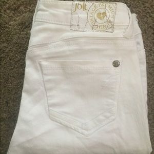 White skinny jeans