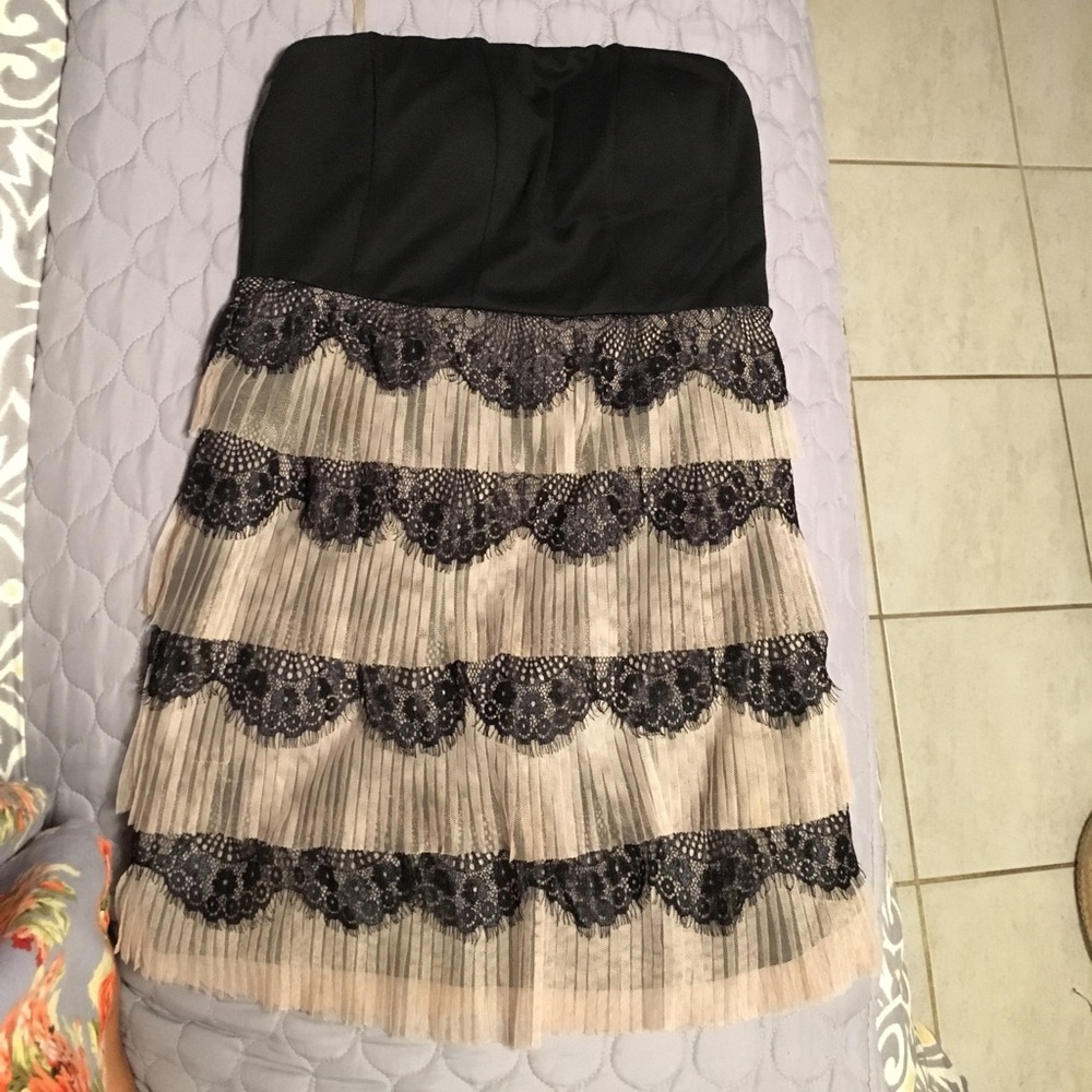Cute little black dress!!👗