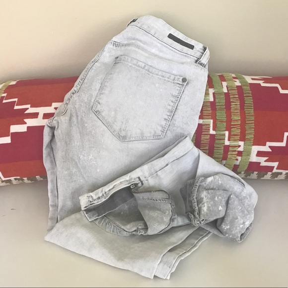 ZARA size 4 light grey jeans w/ ankle zip! - Picture 1 of 8