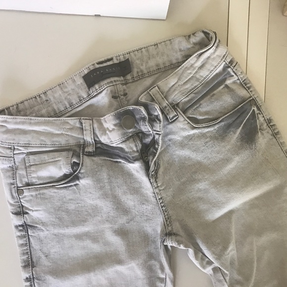 ZARA size 4 light grey jeans w/ ankle zip! - Picture 4 of 8
