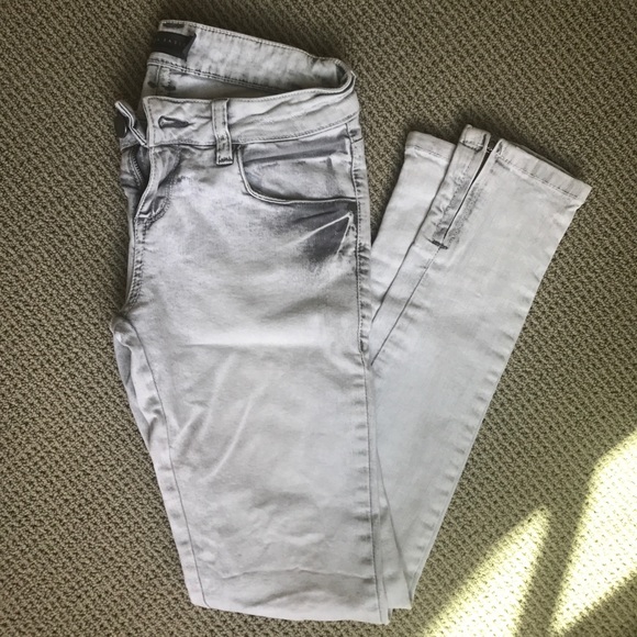 ZARA size 4 light grey jeans w/ ankle zip! - Picture 5 of 8