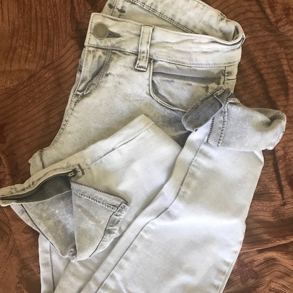 ZARA size 4 light grey jeans w/ ankle zip! - Picture 7 of 8