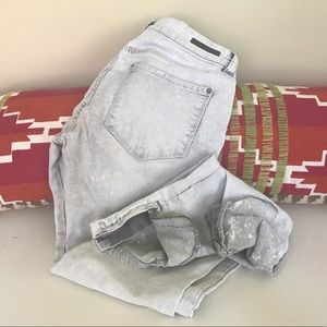 ZARA size 4 light grey jeans w/ ankle zip!
