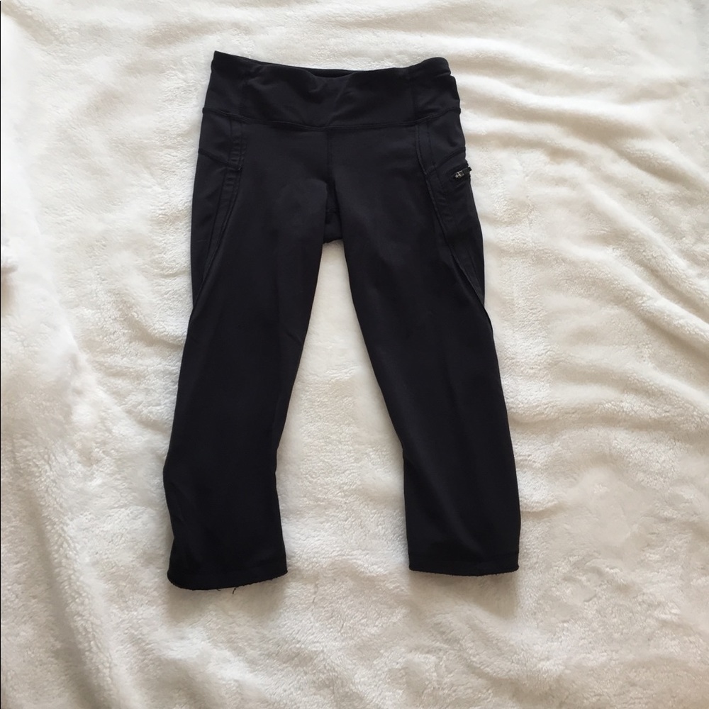 Lululemon running crops
