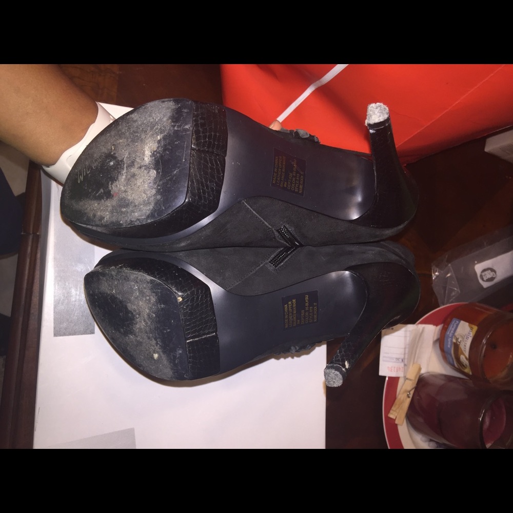 Boots - Picture 4 of 5